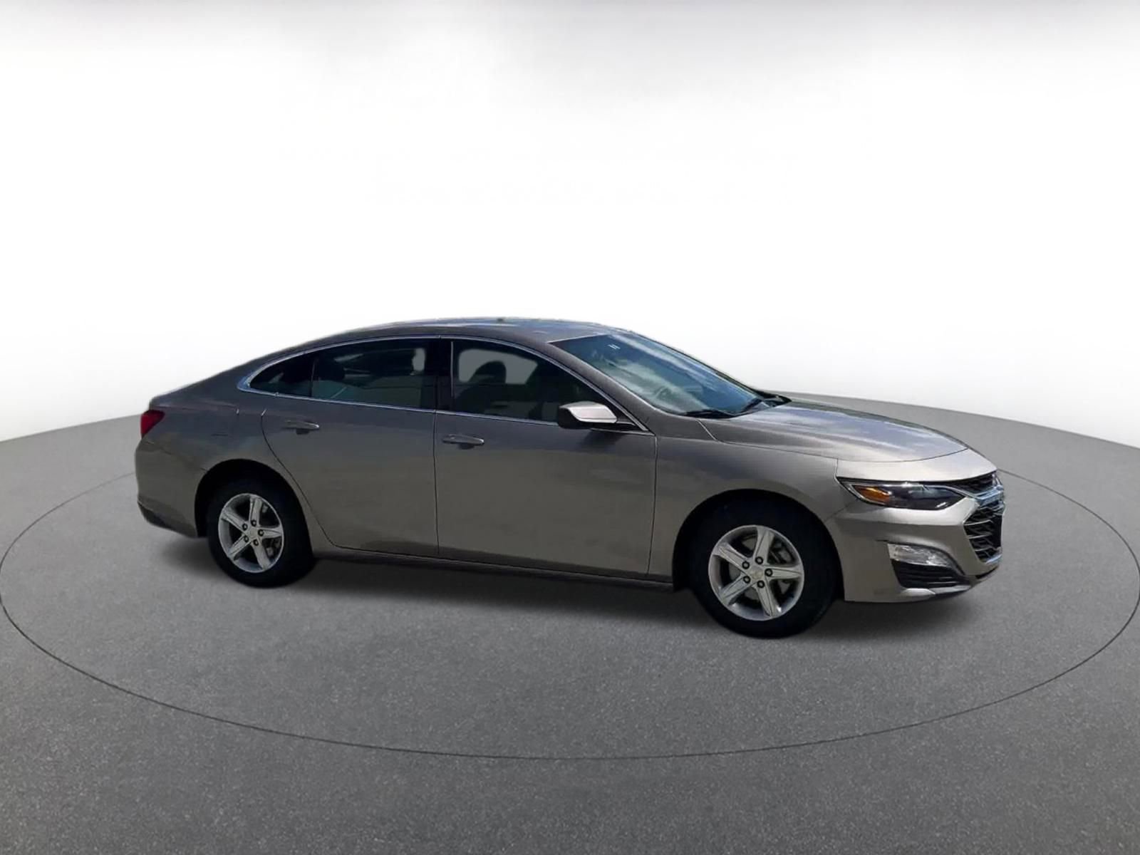 Thumbnail: 2024 Chevrolet Malibu - 2