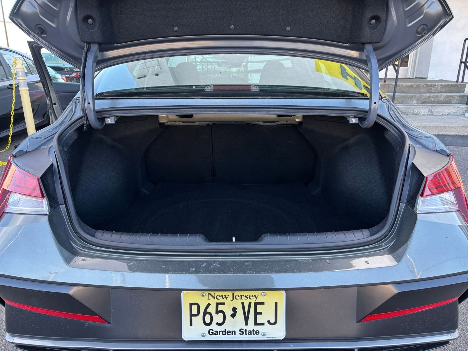 Thumbnail: 2025 Hyundai Elantra - 28