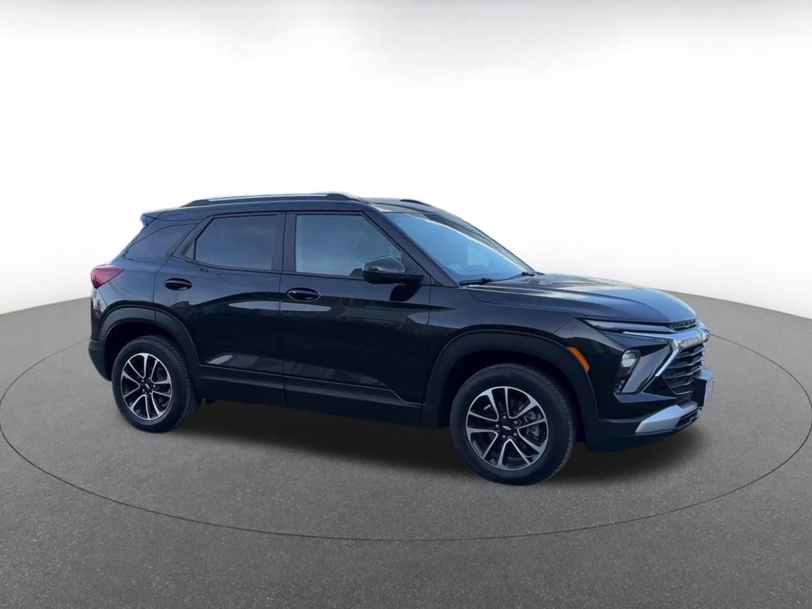 Thumbnail: 2025 Chevrolet TrailBlazer - 2