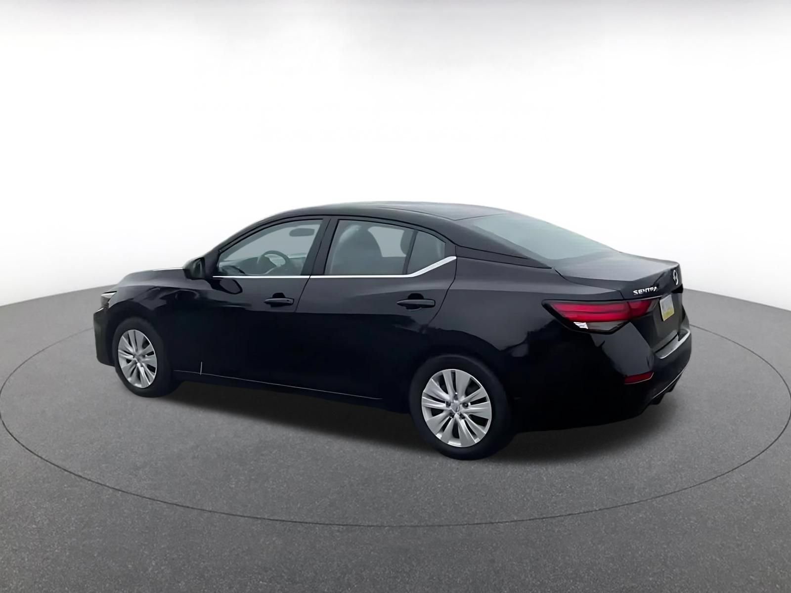 Thumbnail: 2025 Nissan Sentra - 10
