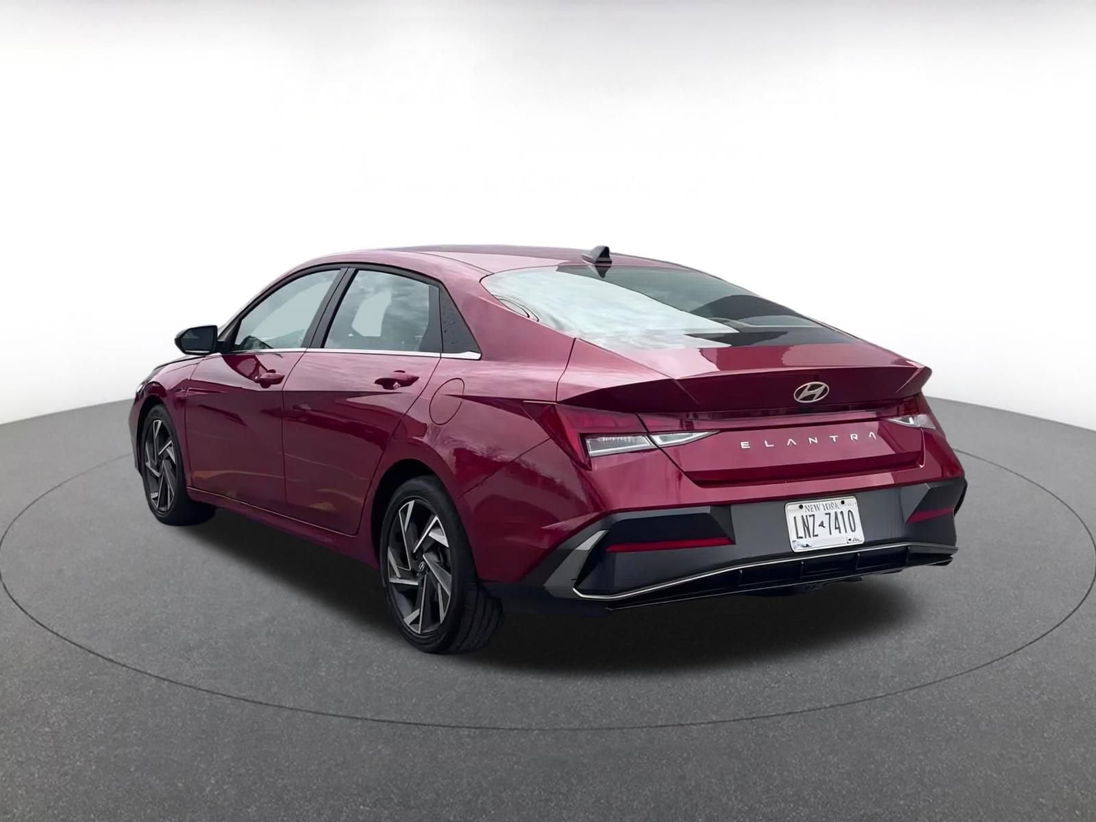 Thumbnail: 2025 Hyundai Elantra - 11