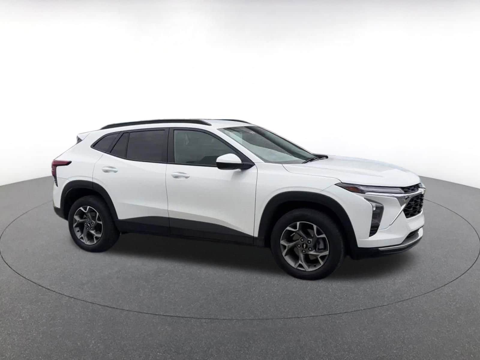 Thumbnail: 2025 Chevrolet Trax - 2