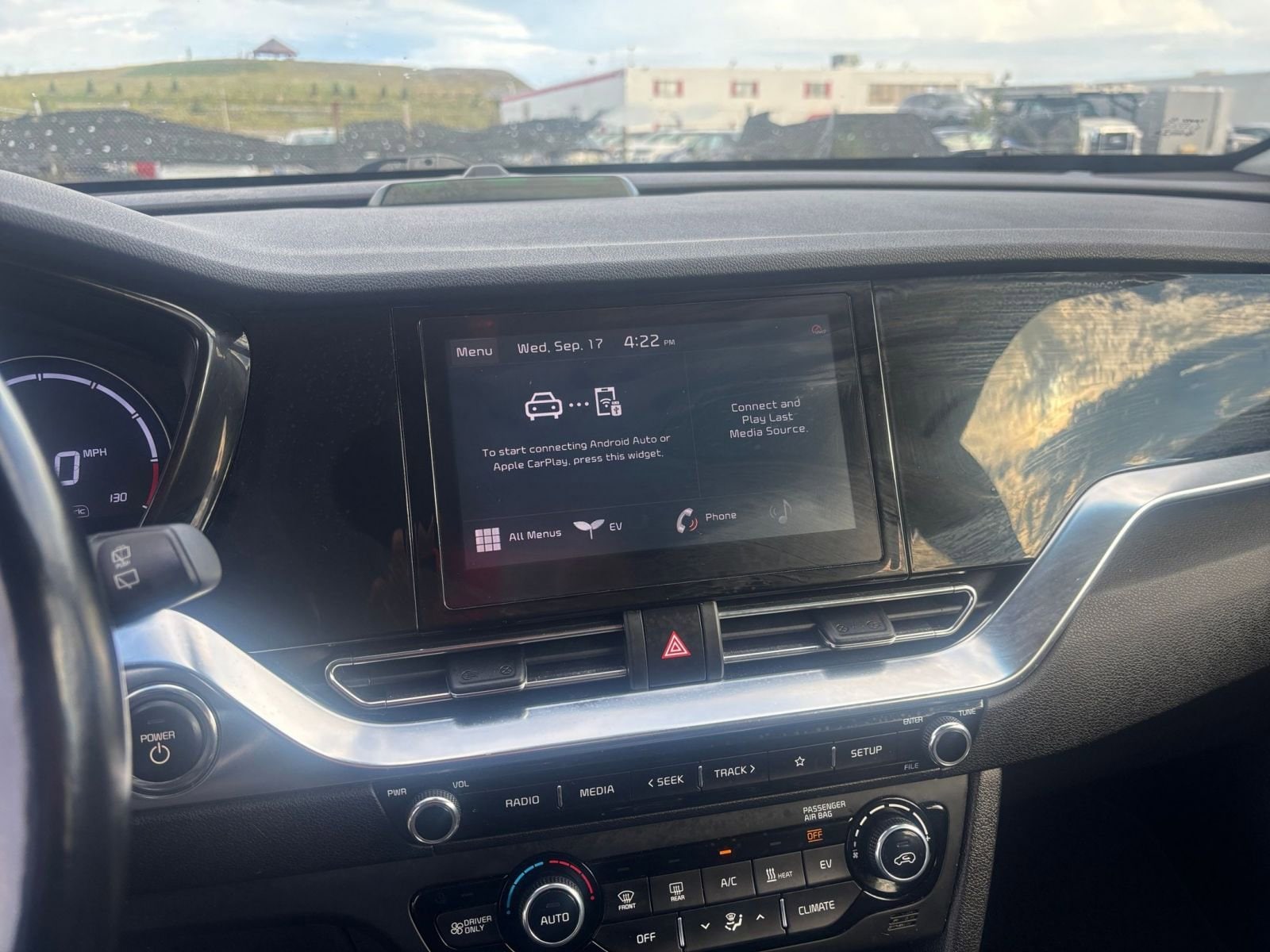 Thumbnail: 2022 Kia Niro - 20