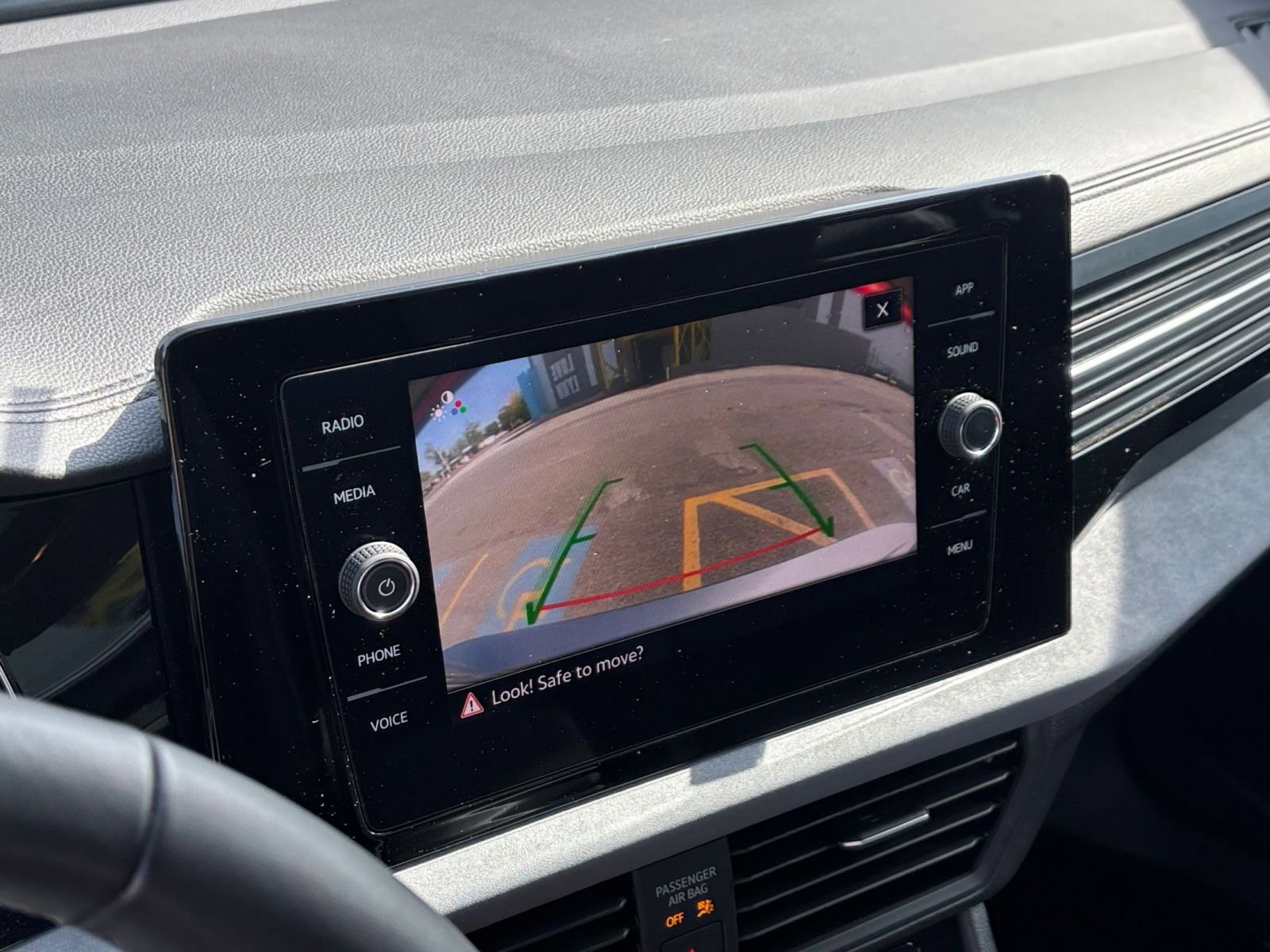 Thumbnail: 2025 Volkswagen Jetta - 17