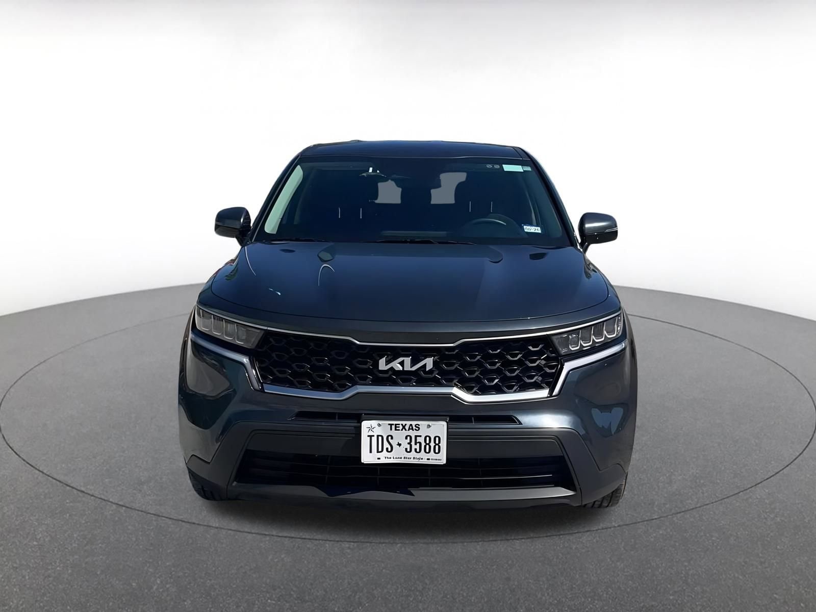 Thumbnail: 2023 Kia Sorento - 3