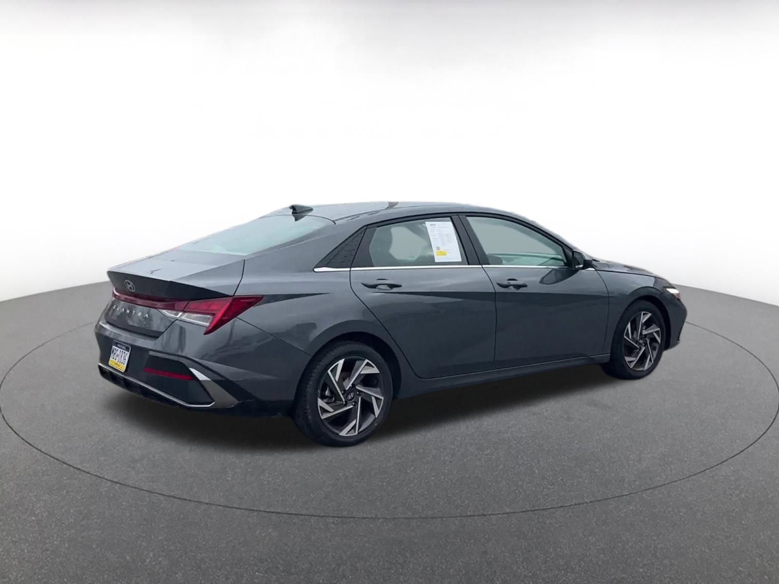 Thumbnail: 2025 Hyundai Elantra - 15