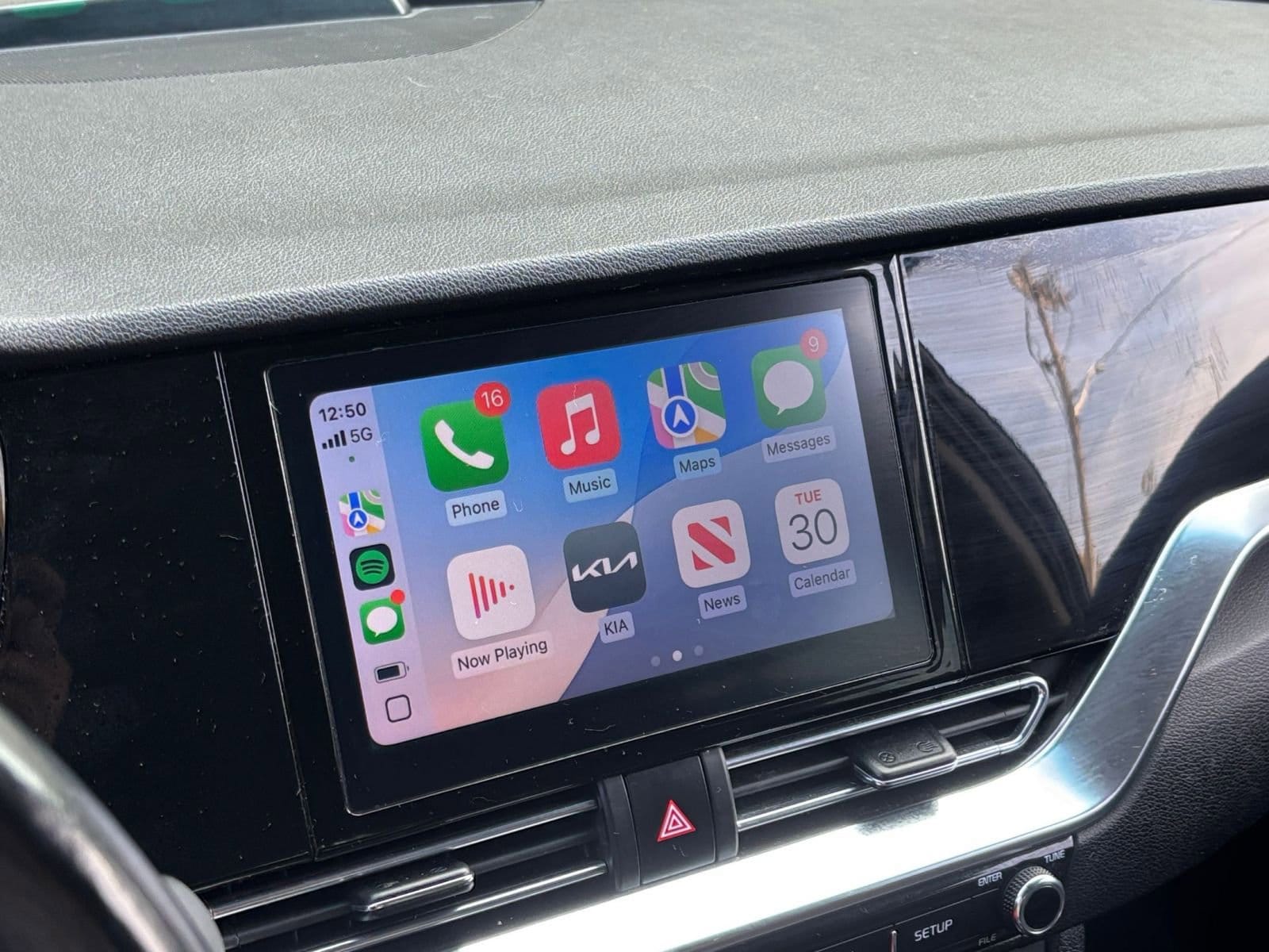 Thumbnail: 2022 Kia Niro - 23