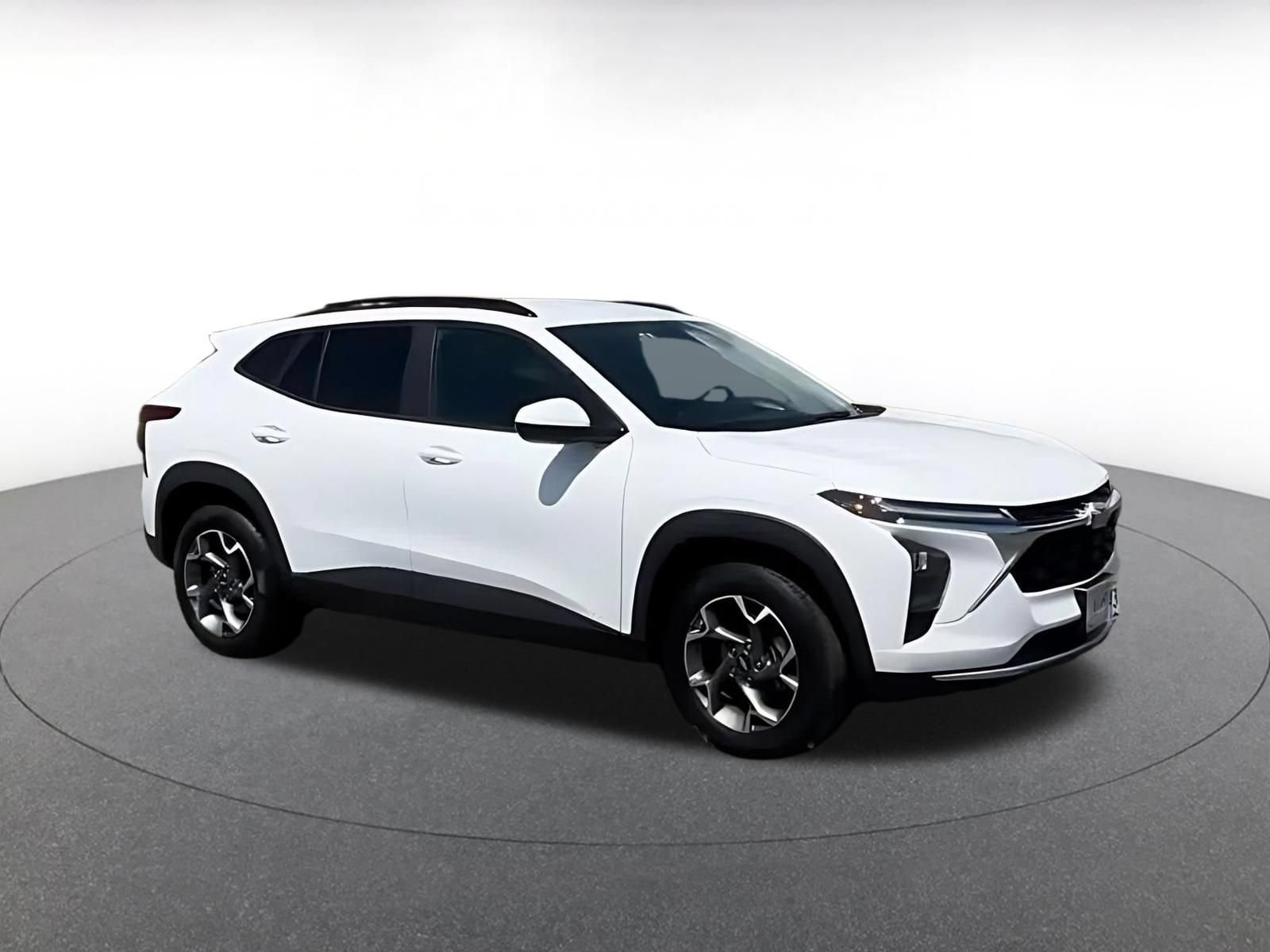 Thumbnail: 2025 Chevrolet Trax - 2
