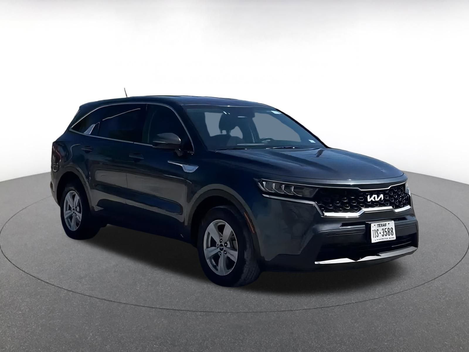 Thumbnail: 2023 Kia Sorento - 2