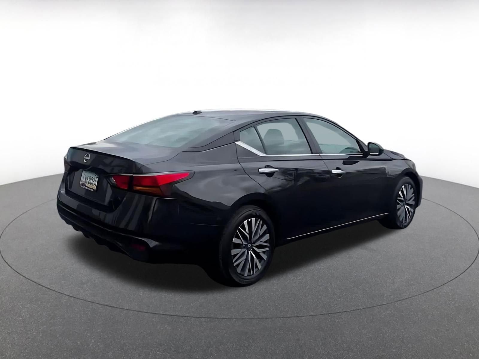 Thumbnail: 2025 Nissan Altima - 14