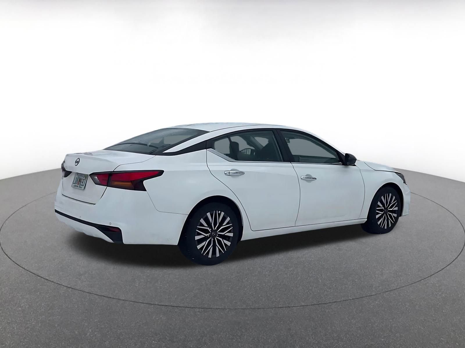 Thumbnail: 2025 Nissan Altima - 14