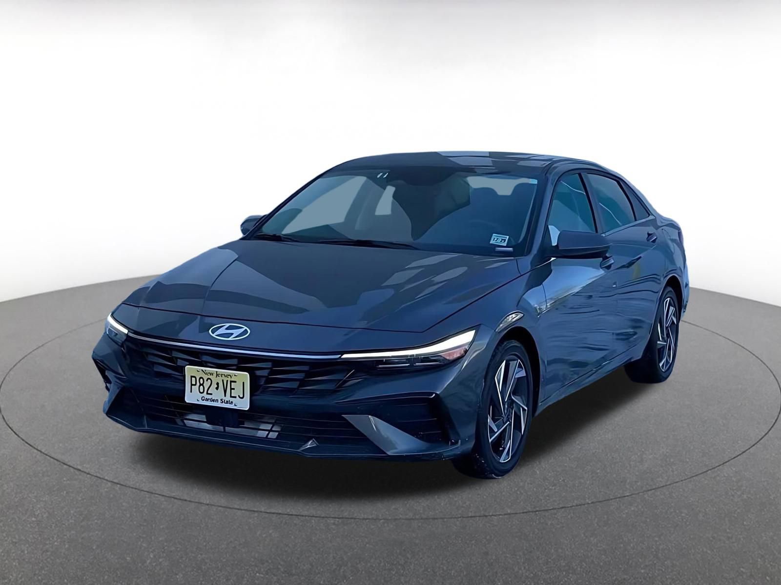 Thumbnail: 2025 Hyundai Elantra - 4