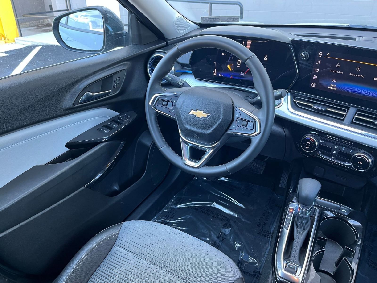 Thumbnail: 2025 Chevrolet Trax - 31