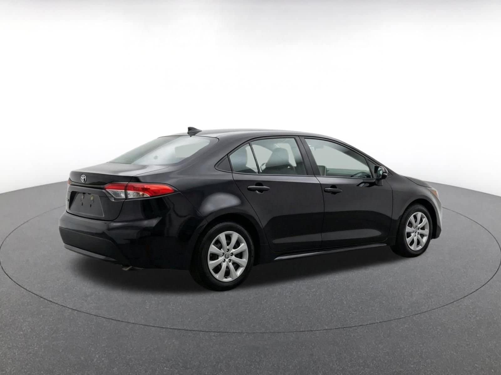 Thumbnail: 2025 Toyota Corolla - 8