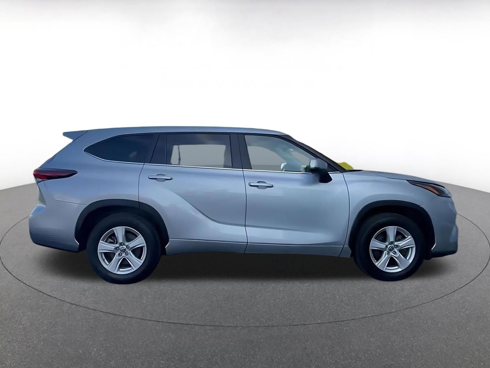 Thumbnail: 2025 Toyota Highlander - 15