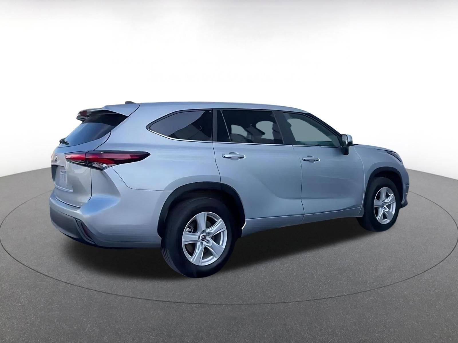 Thumbnail: 2025 Toyota Highlander - 14