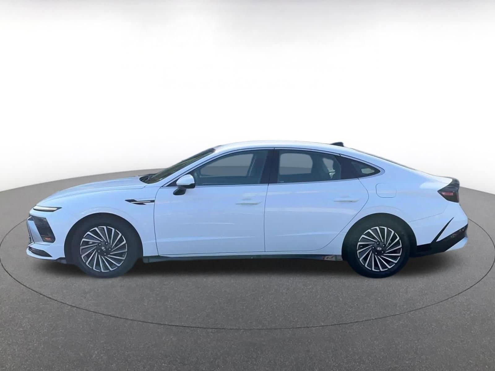 Thumbnail: 2025 Hyundai Sonata - 9