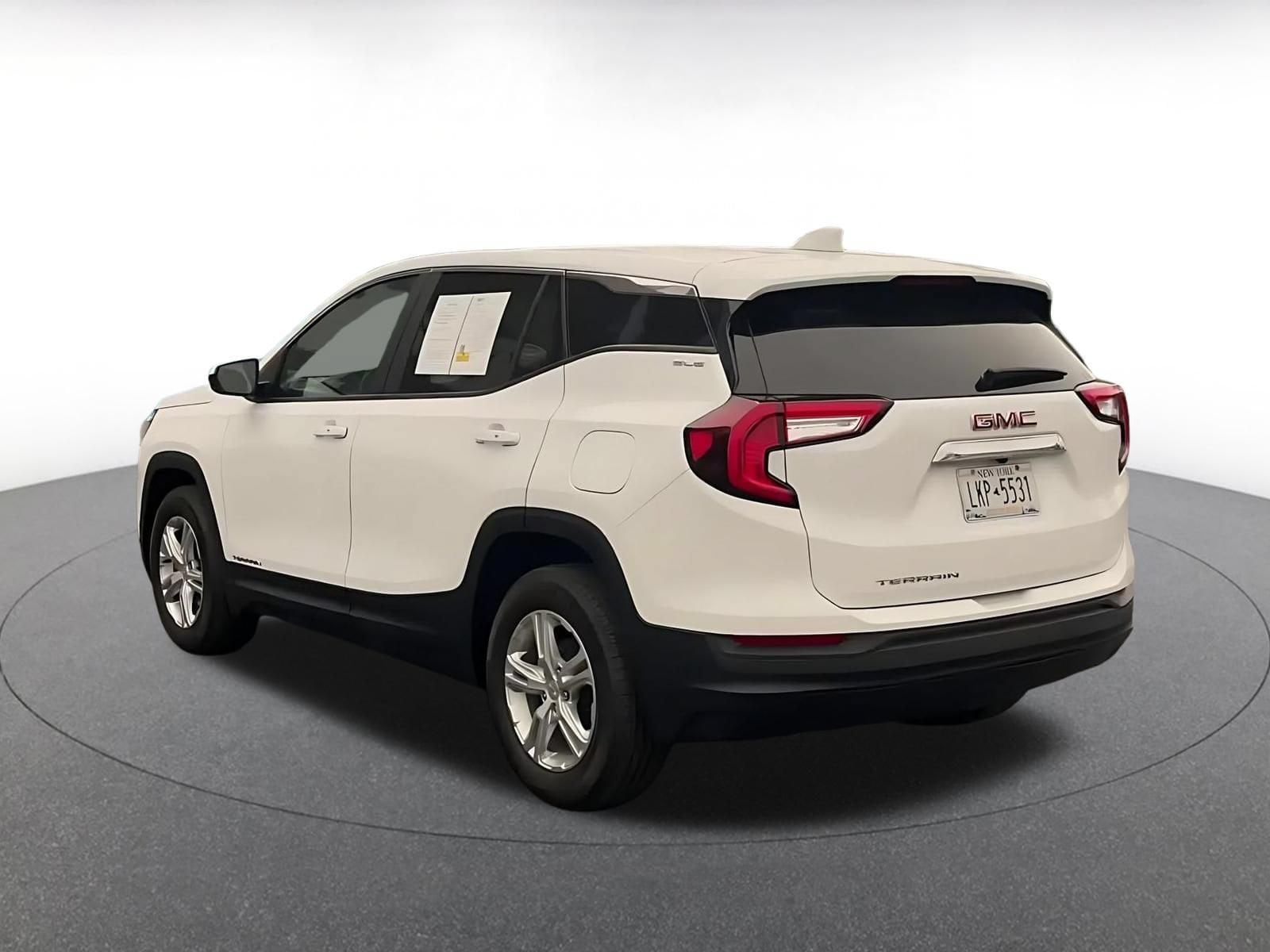 2024 GMC Terrain SLE - Photo 10