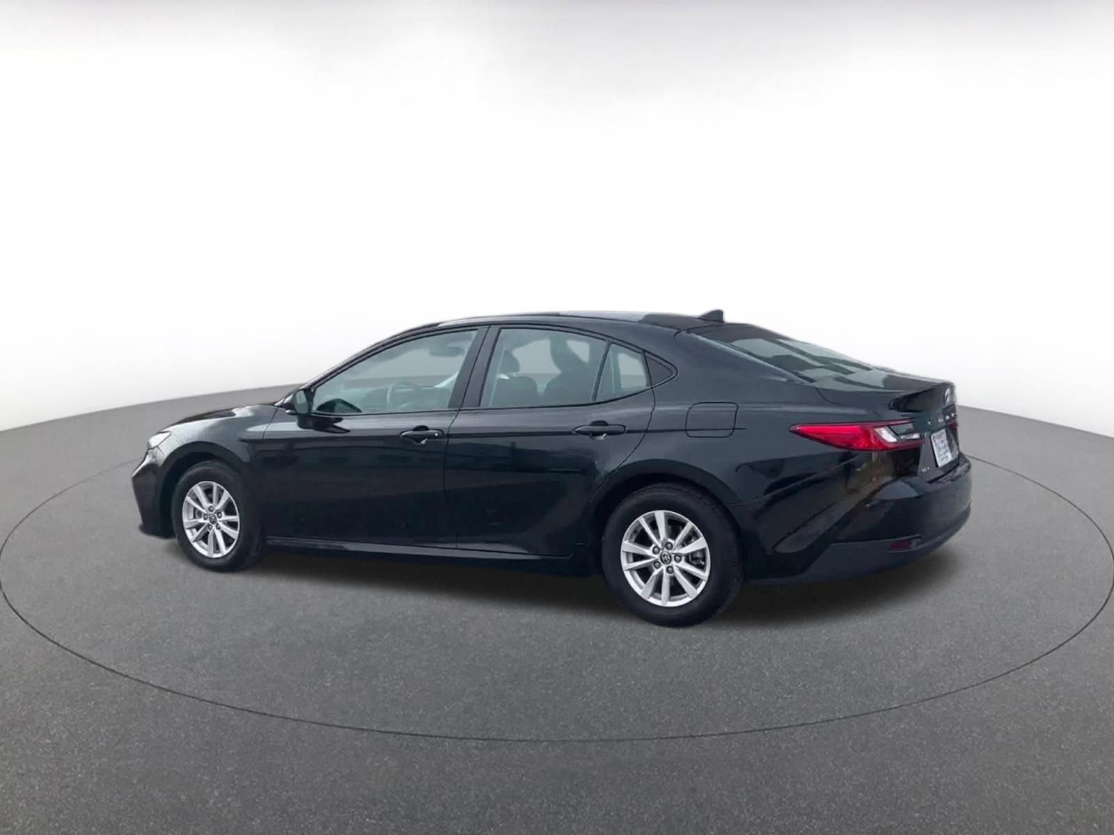 Thumbnail: 2025 Toyota Camry - 10