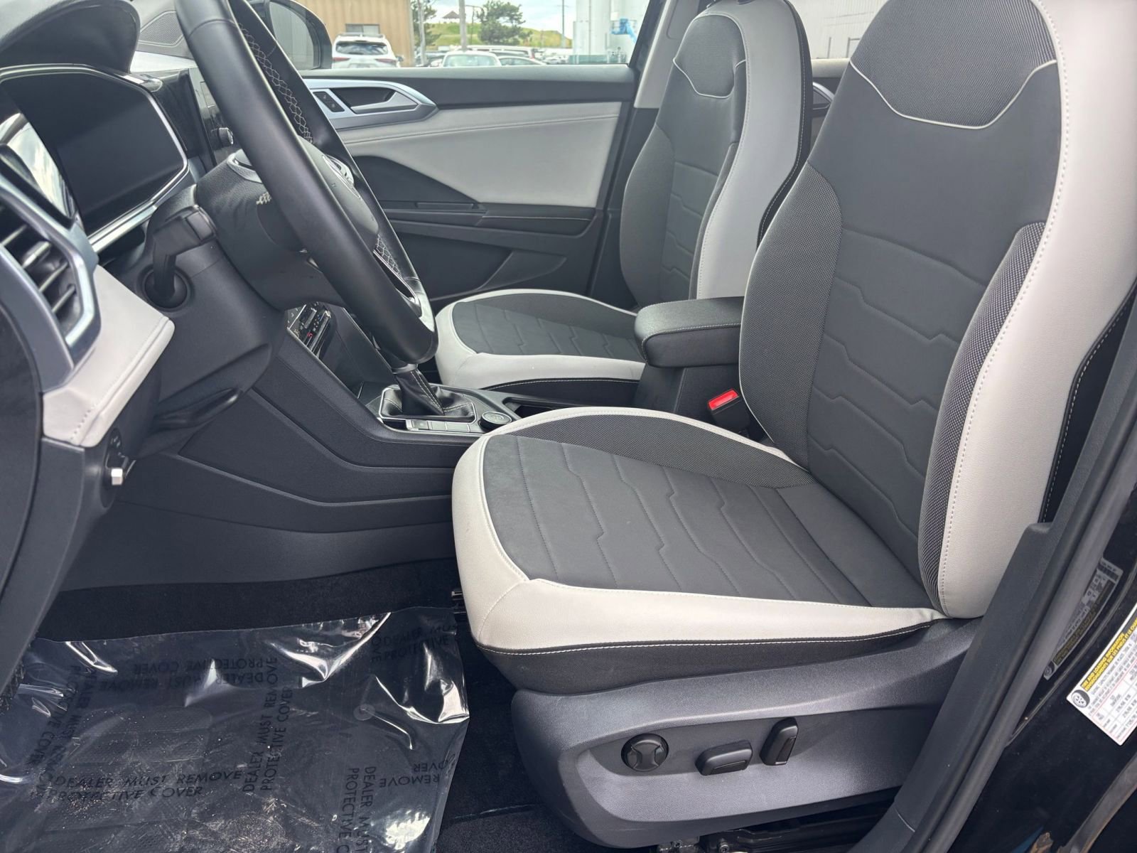 Thumbnail: 2025 Volkswagen Taos - 32