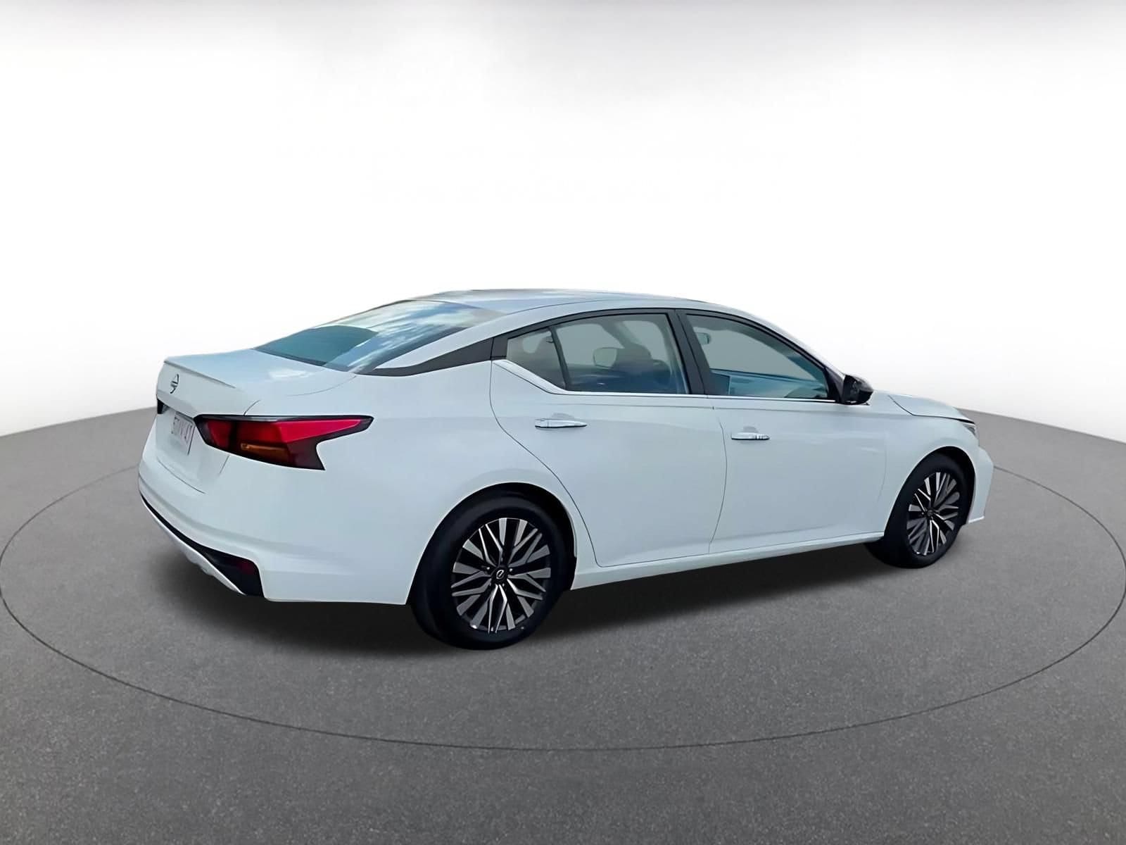 Thumbnail: 2025 Nissan Altima - 14