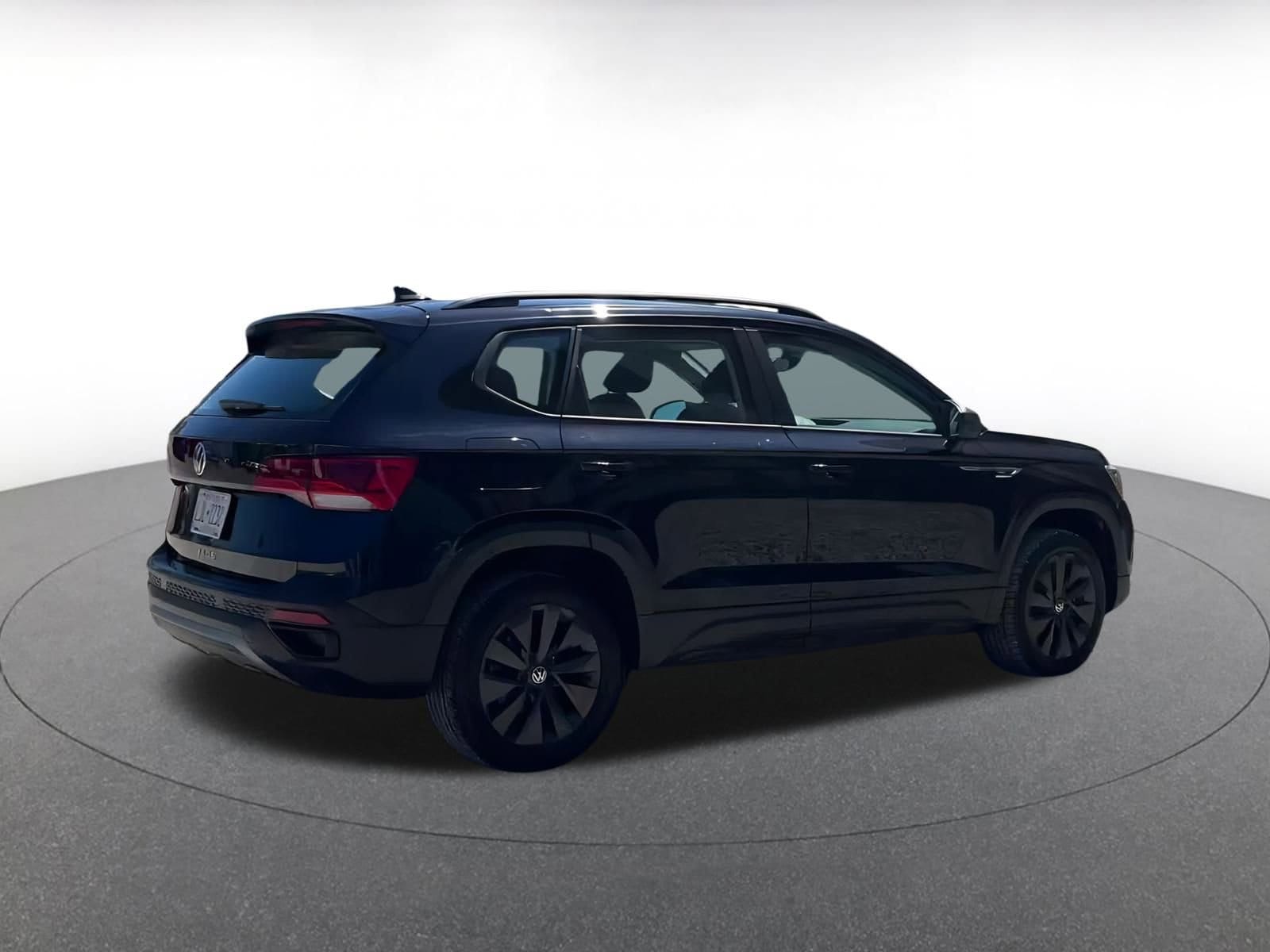 Thumbnail: 2024 Volkswagen Taos - 12