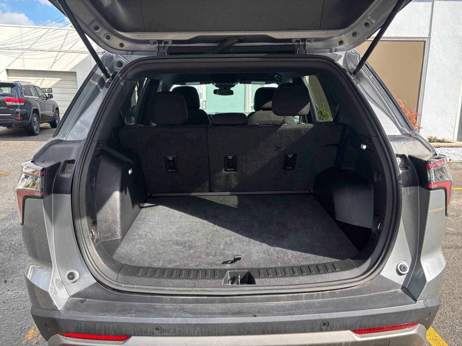 Thumbnail: 2025 Chevrolet Equinox - 28