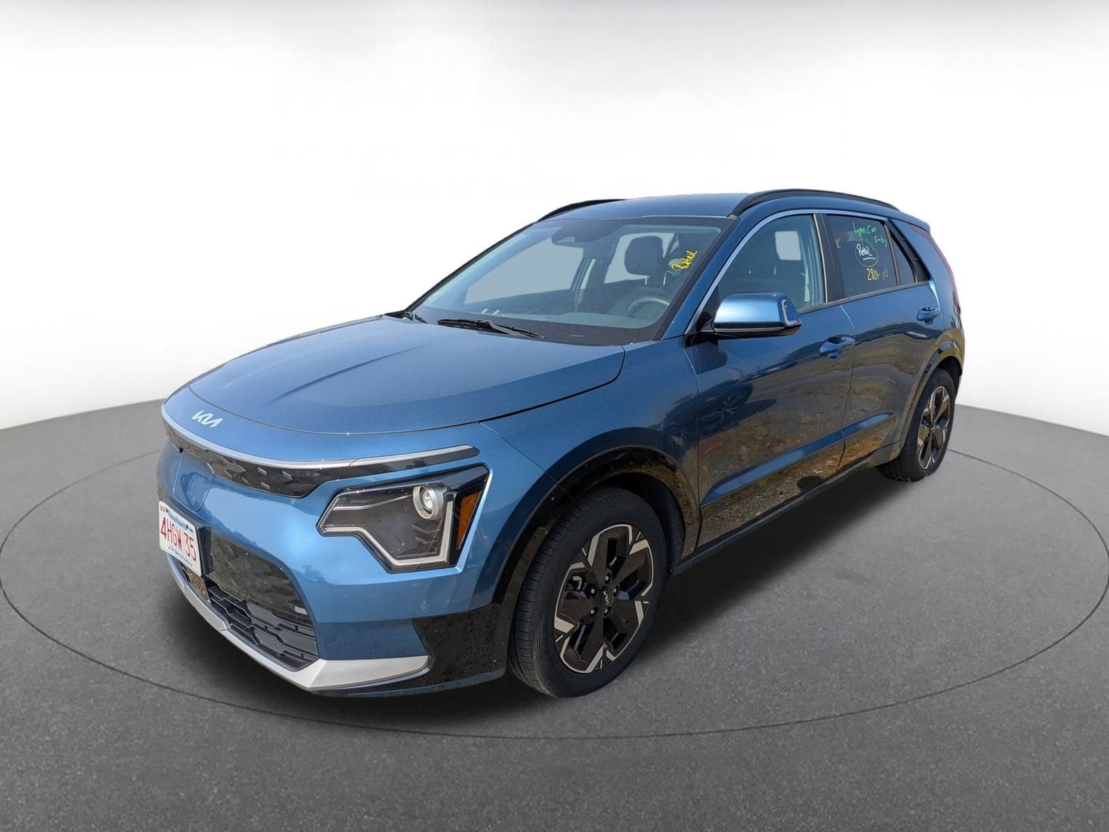 Thumbnail: 2023 Kia Niro - 3