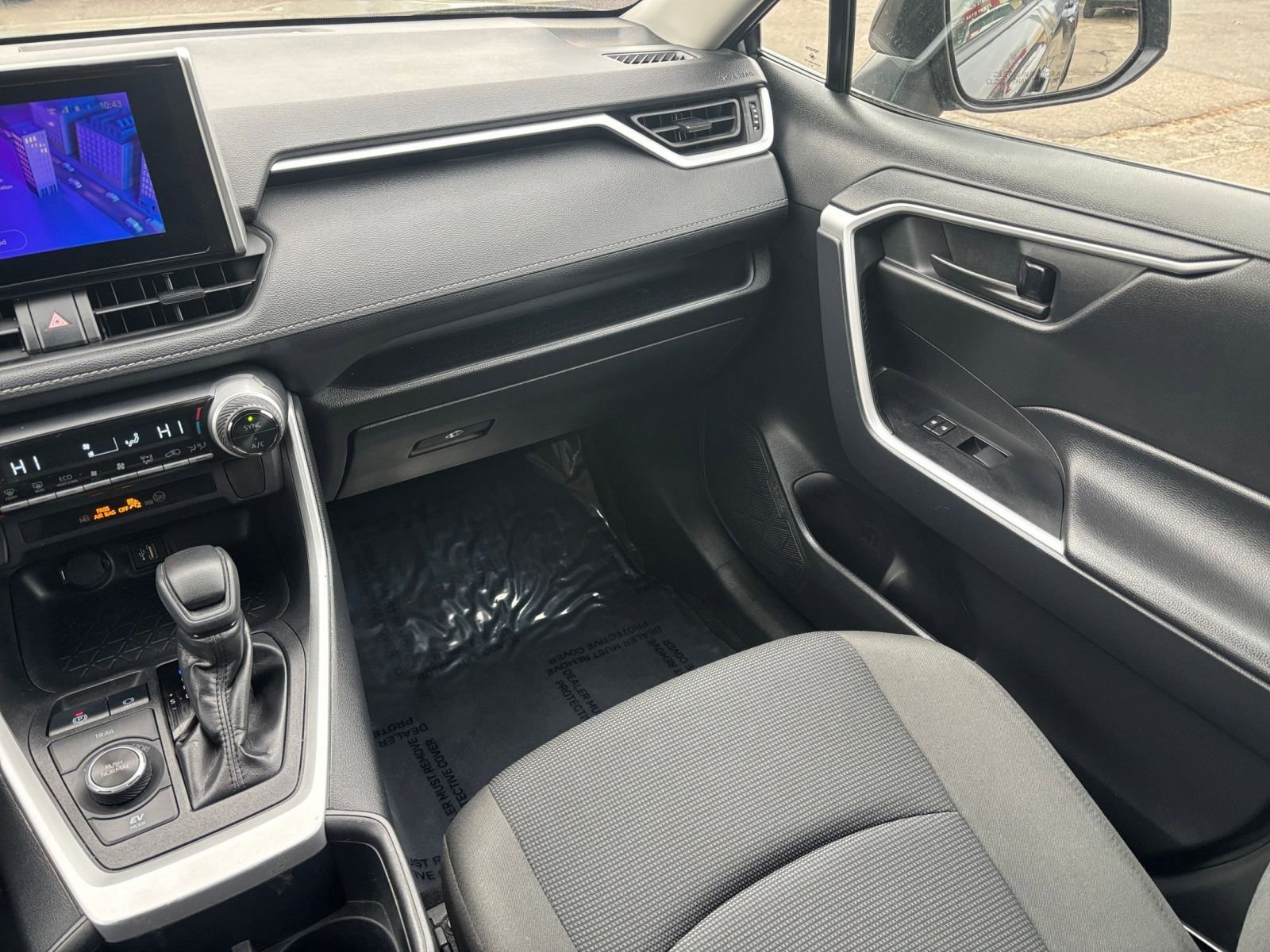 Thumbnail: 2025 Toyota RAV4 - 31