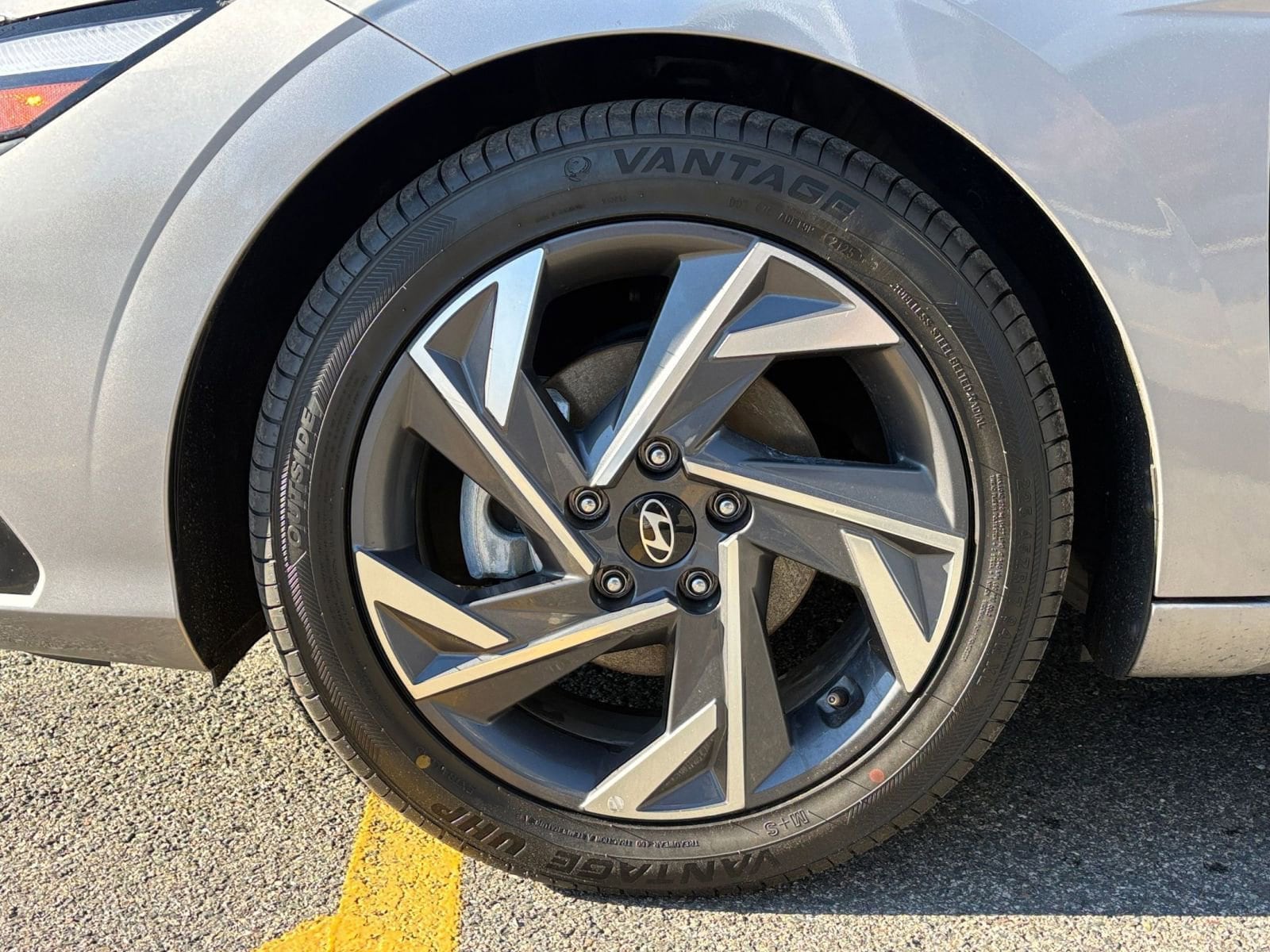 Thumbnail: 2025 Hyundai Elantra - 27