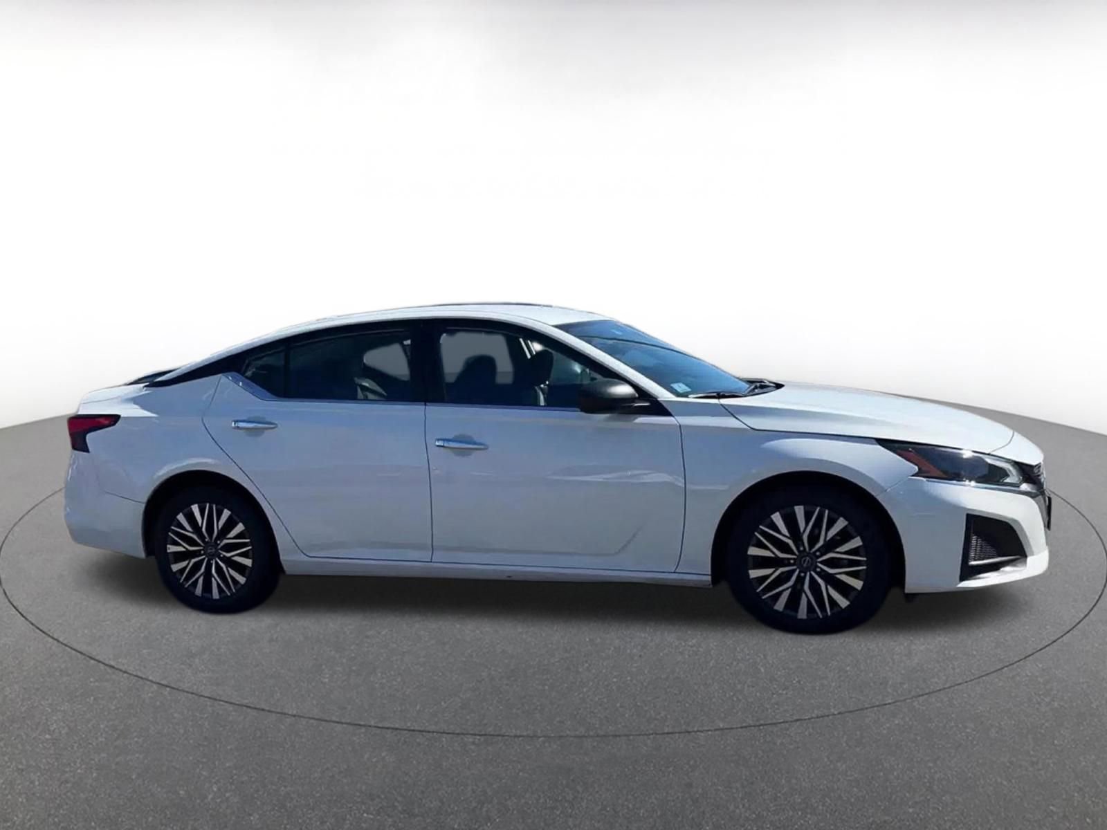 Thumbnail: 2025 Nissan Altima - 16