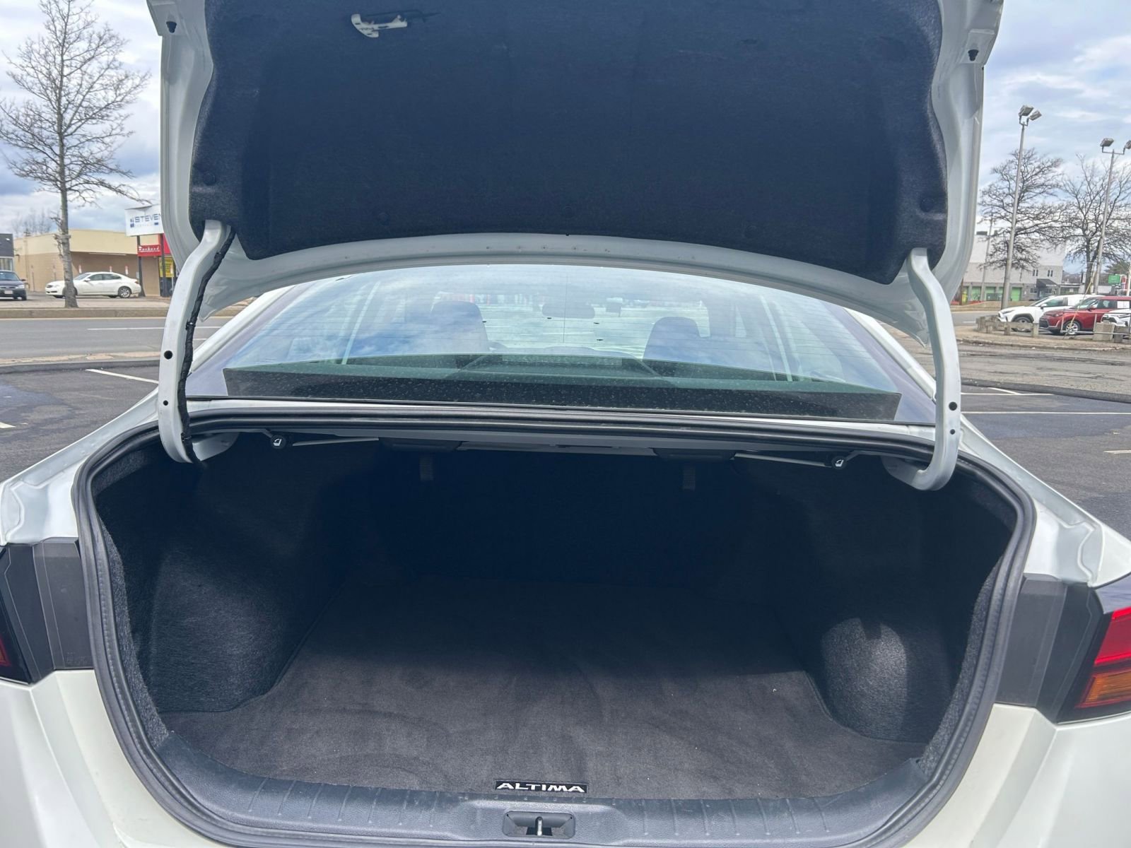 Thumbnail: 2025 Nissan Altima - 31