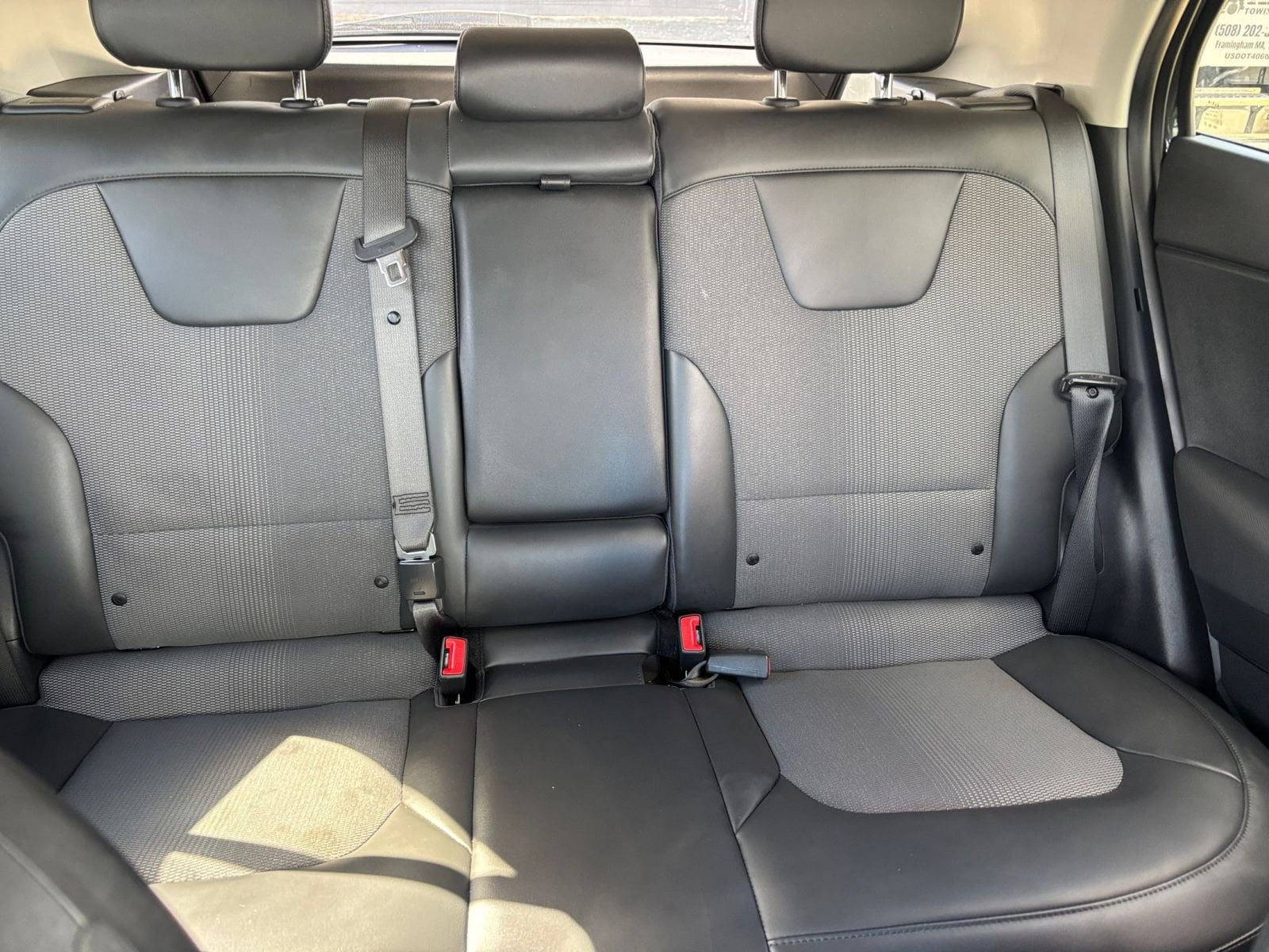 Thumbnail: 2023 Kia Niro - 35