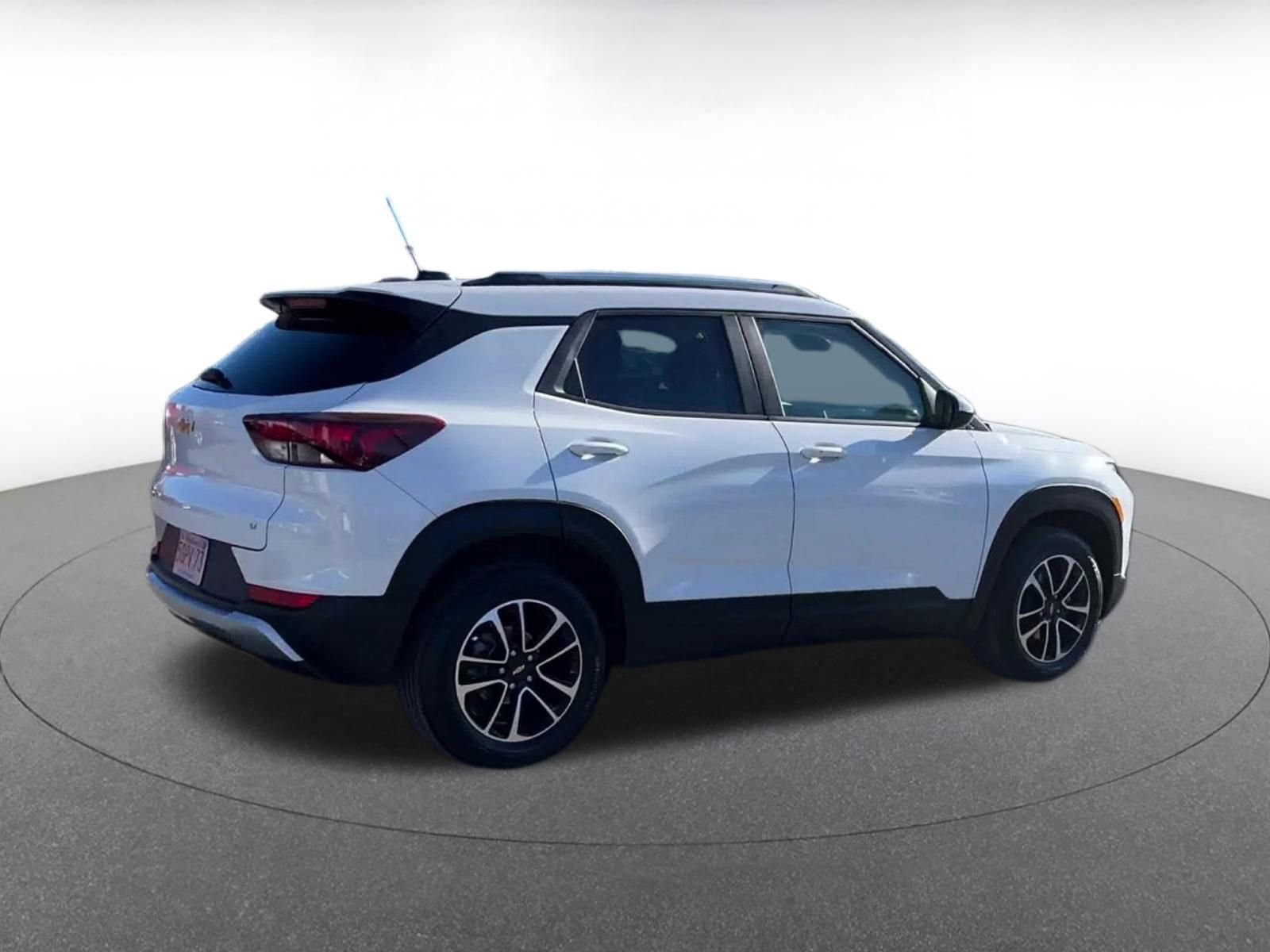 Thumbnail: 2025 Chevrolet TrailBlazer - 15