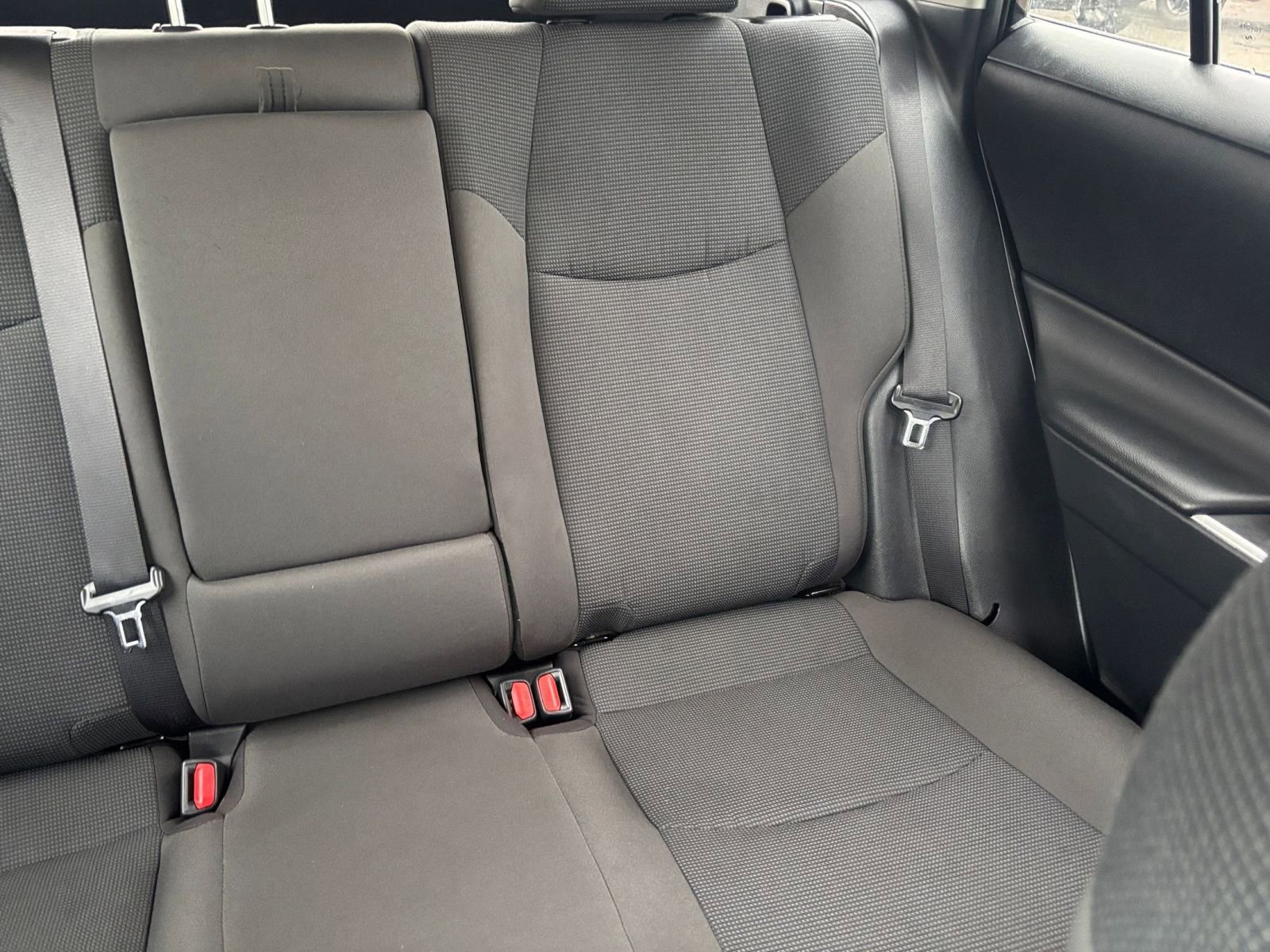 Thumbnail: 2025 Toyota RAV4 - 33