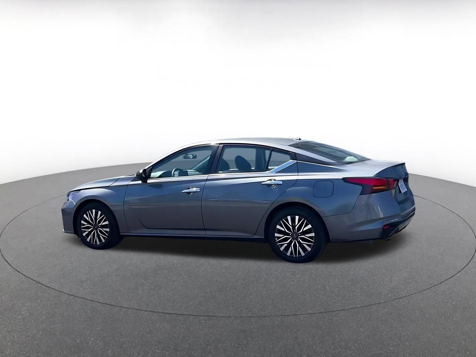 Thumbnail: 2025 Nissan Altima - 10