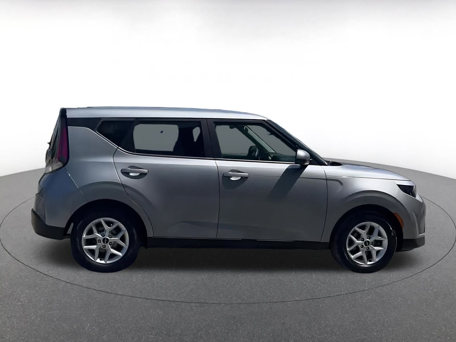 Thumbnail: 2023 Kia Soul - 16