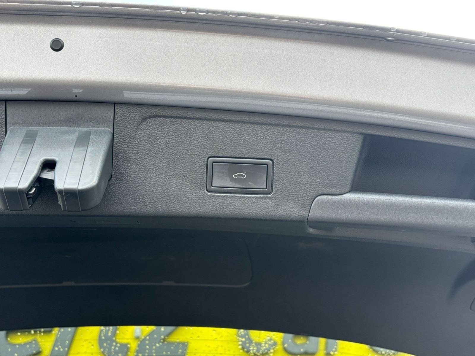 Thumbnail: 2025 Volkswagen Atlas - 21