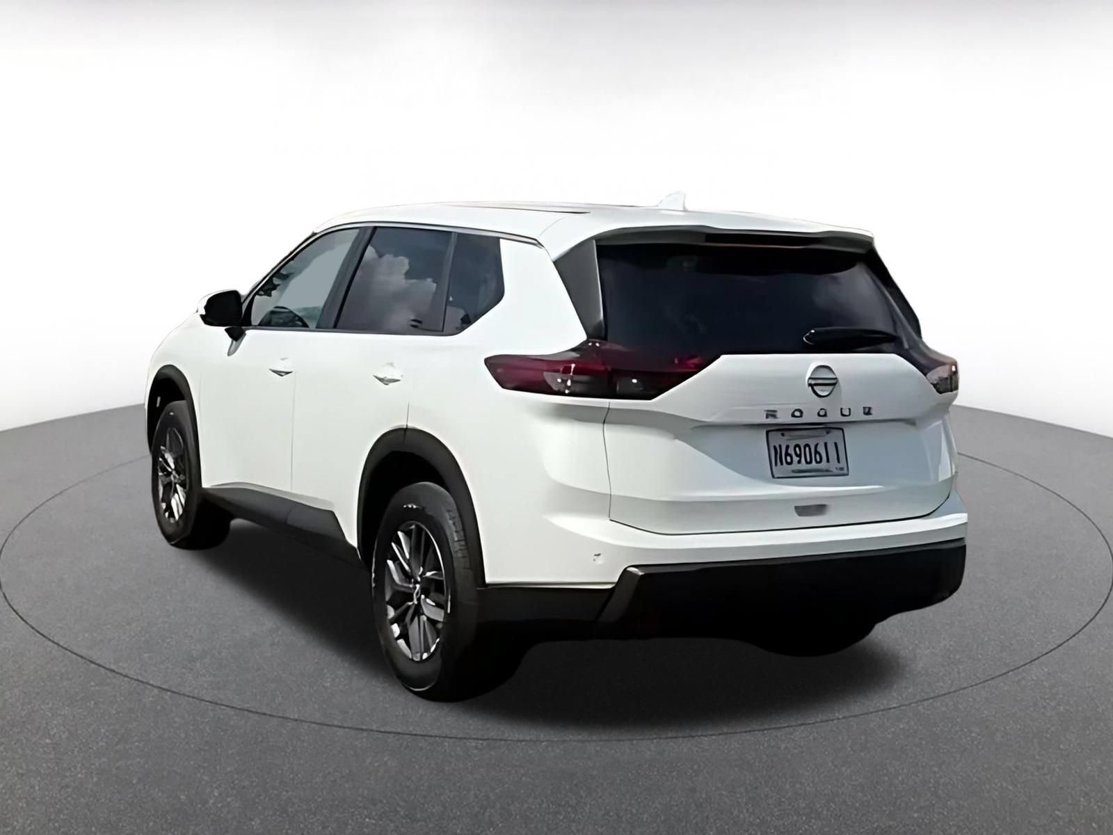 Thumbnail: 2026 Nissan Rogue - 11