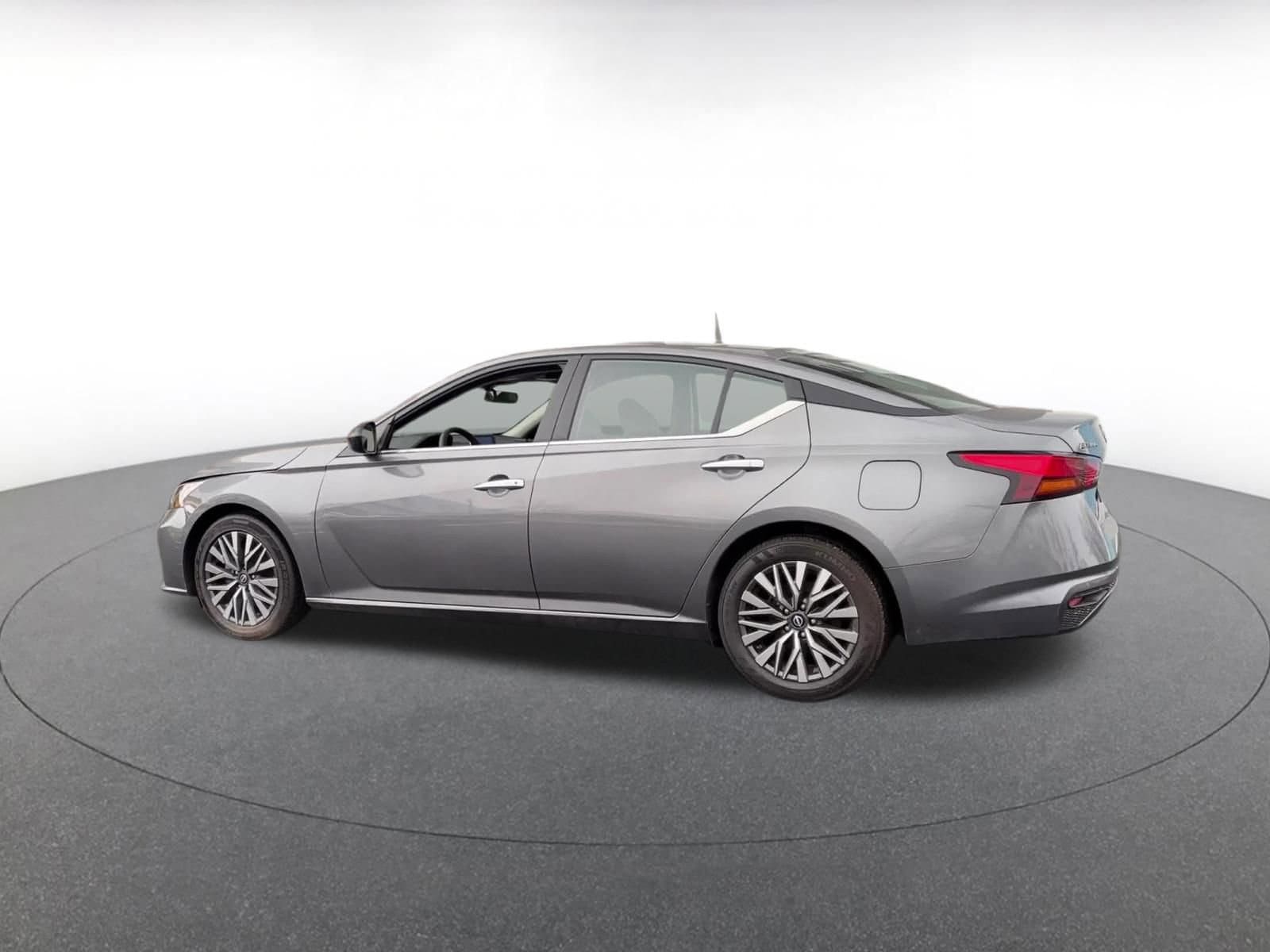 Thumbnail: 2025 Nissan Altima - 10