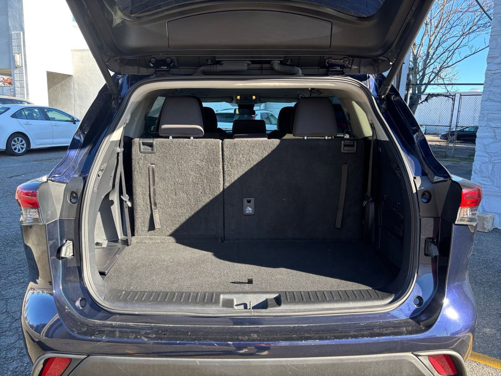 Thumbnail: 2025 Toyota Highlander - 28