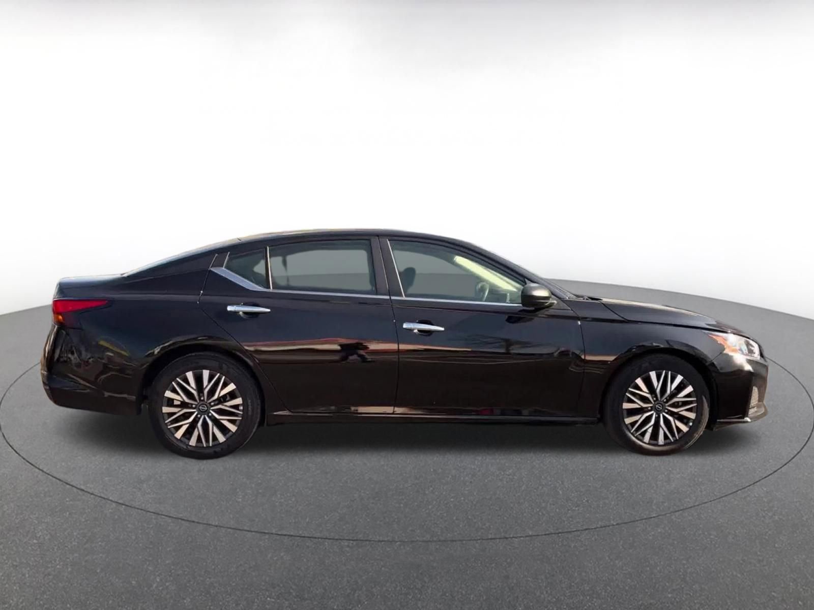 Thumbnail: 2025 Nissan Altima - 16