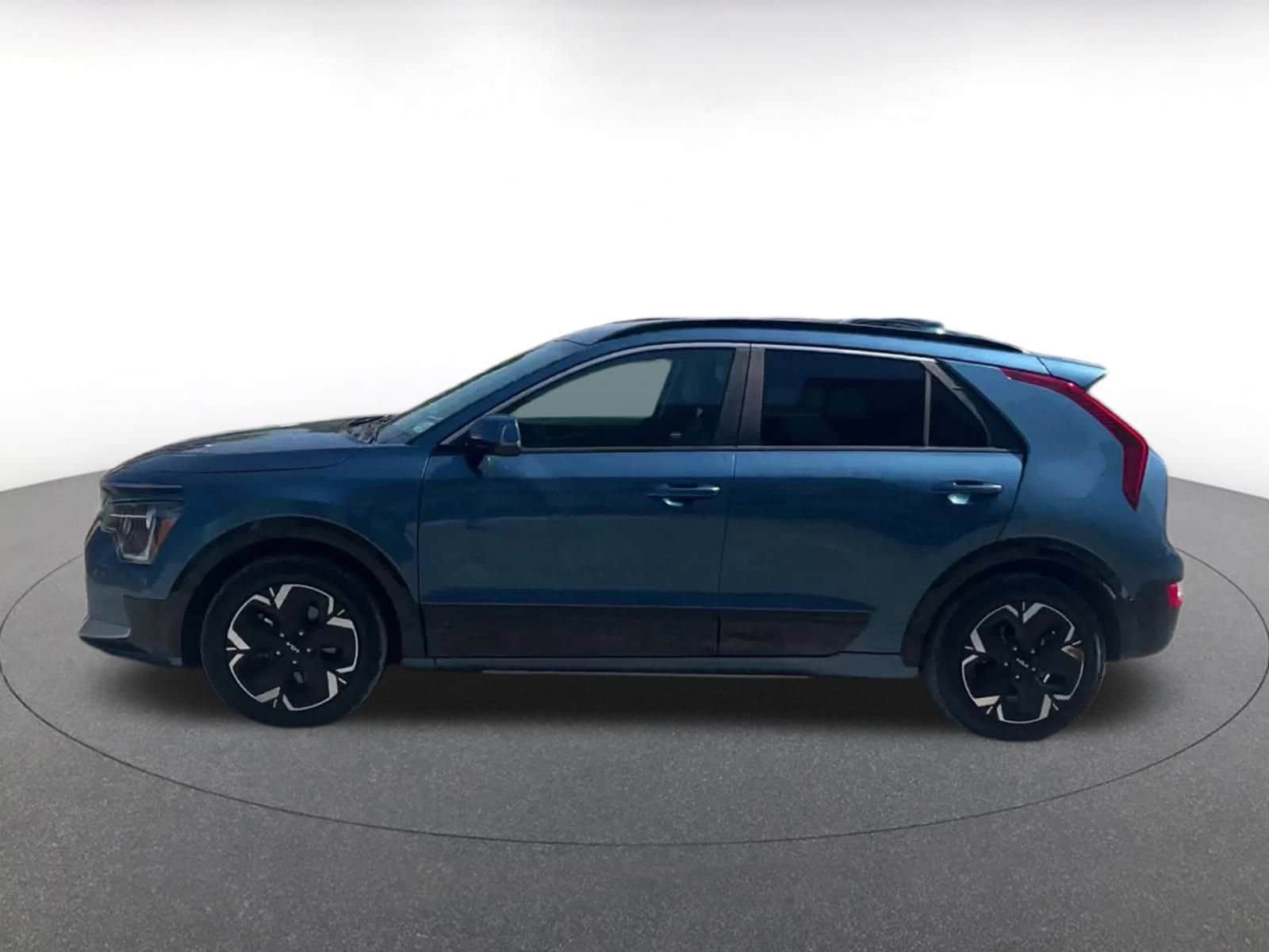 Thumbnail: 2023 Kia Niro - 9