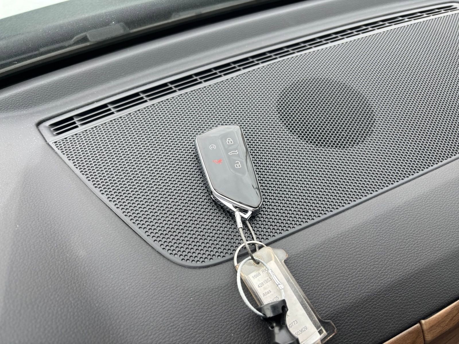 Thumbnail: 2025 Volkswagen Atlas - 21