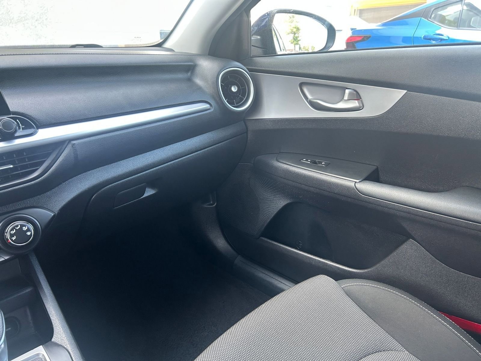 Thumbnail: 2023 Kia Forte - 33