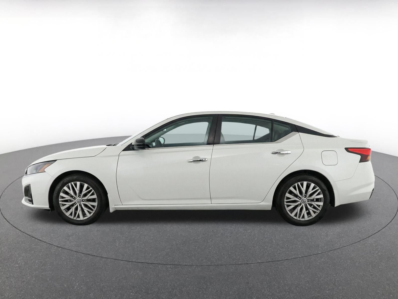 Thumbnail: 2025 Nissan Altima - 4