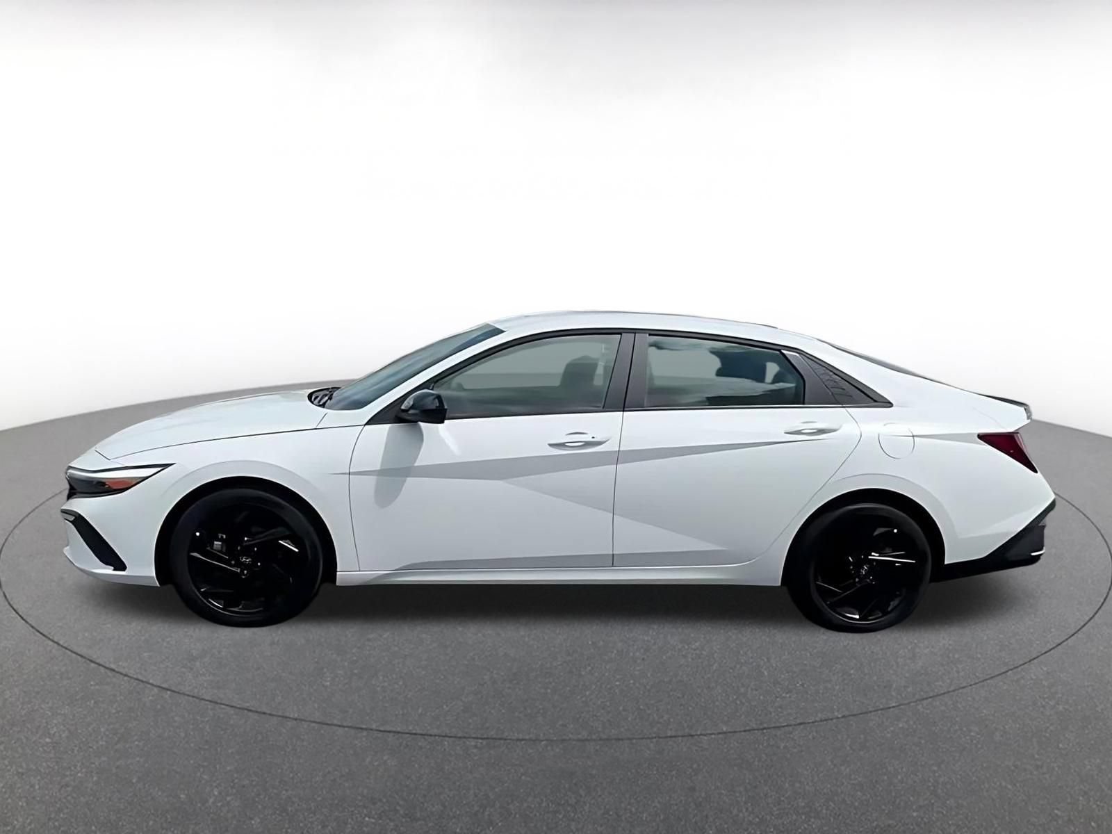 Thumbnail: 2026 Hyundai Elantra - 10