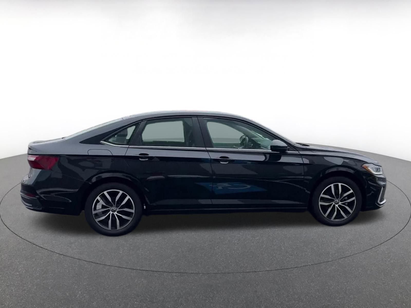 Thumbnail: 2025 Volkswagen Jetta - 16