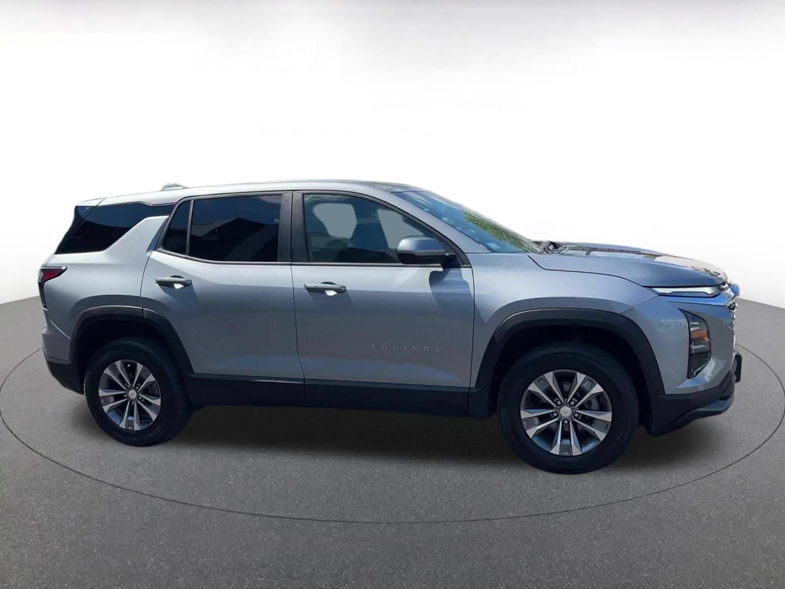 Thumbnail: 2025 Chevrolet Equinox - 16