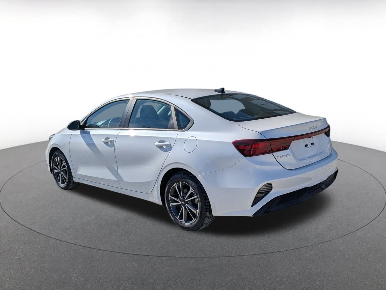 Thumbnail: 2024 Kia Forte - 4